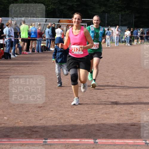 27.09.2026 - 35. Volkslauf durch das schöne Alstertal Strokosch-Dieckow http://msf.ph/oto/10573888 27.09.2026 12:26:11 Ziel 2124, 2125 meine-sportfotos.de