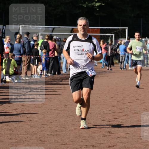 27.09.2026 - 35. Volkslauf durch das schöne Alstertal Strokosch-Dieckow http://msf.ph/oto/10573897 27.09.2026 11:20:35 Ziel 3204, 3427 meine-sportfotos.de