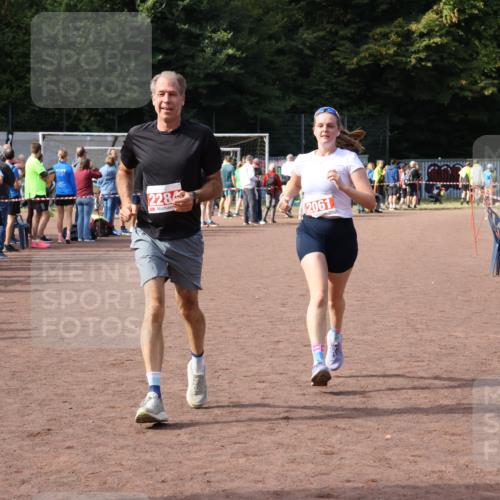 27.09.2026 - 35. Volkslauf durch das schöne Alstertal Strokosch-Dieckow http://msf.ph/oto/10574064 27.09.2026 12:26:44 Ziel 2061, 2284, 2489 meine-sportfotos.de