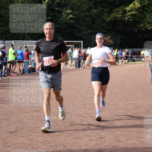 27.09.2026 - 35. Volkslauf durch das schöne Alstertal Strokosch-Dieckow http://msf.ph/oto/10574070 27.09.2026 12:26:44 Ziel 2061, 2284, 2489 meine-sportfotos.de