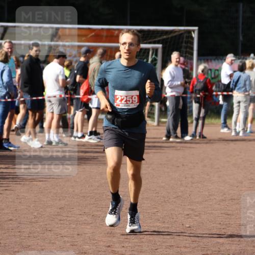 27.09.2026 - 35. Volkslauf durch das schöne Alstertal Strokosch-Dieckow http://msf.ph/oto/10574114 27.09.2026 12:27:15 Ziel 2259, 2978 meine-sportfotos.de