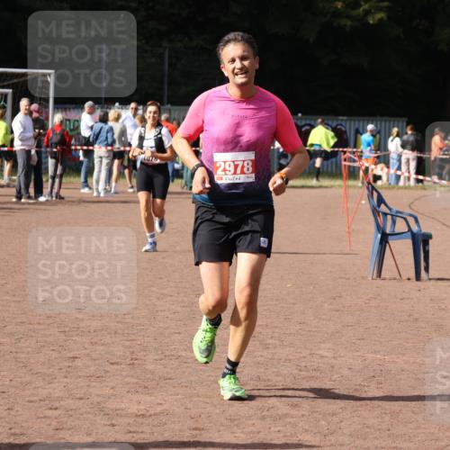 27.09.2026 - 35. Volkslauf durch das schöne Alstertal Strokosch-Dieckow http://msf.ph/oto/10574142 27.09.2026 12:27:17 Ziel 2259, 2978 meine-sportfotos.de