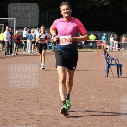 27.09.2026 - 35. Volkslauf durch das schöne Alstertal Strokosch-Dieckow http://msf.ph/oto/10574156 27.09.2026 12:27:18 Ziel 1078, 2259, 2978 meine-sportfotos.de
