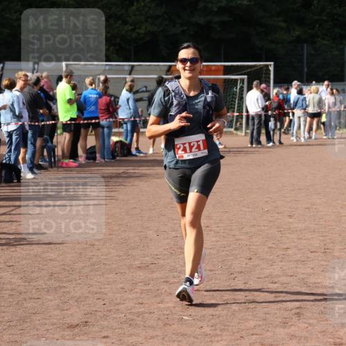 27.09.2026 - 35. Volkslauf durch das schöne Alstertal Strokosch-Dieckow http://msf.ph/oto/10574258 27.09.2026 12:27:42 Ziel 2121 meine-sportfotos.de