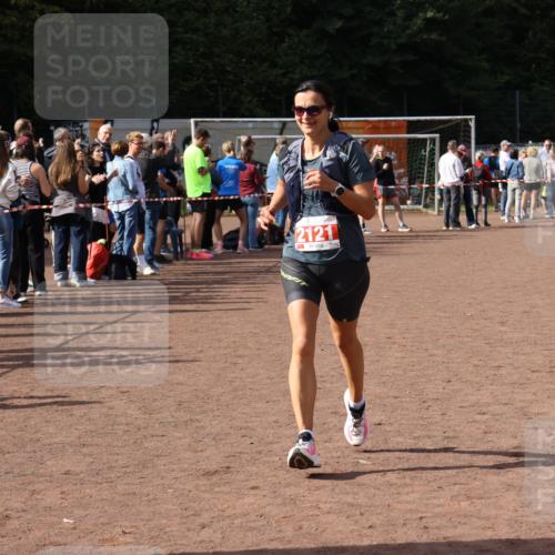27.09.2026 - 35. Volkslauf durch das schöne Alstertal Strokosch-Dieckow http://msf.ph/oto/10574283 27.09.2026 12:27:42 Ziel 2121 meine-sportfotos.de
