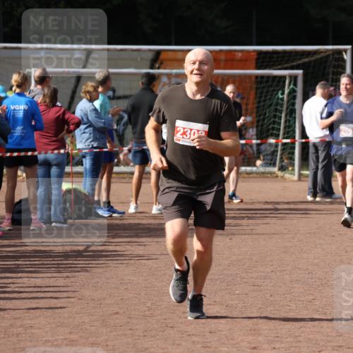 27.09.2026 - 35. Volkslauf durch das schöne Alstertal Strokosch-Dieckow http://msf.ph/oto/10574326 27.09.2026 12:28:10 Ziel 2018, 2062, 2063, 2258, 2302 meine-sportfotos.de