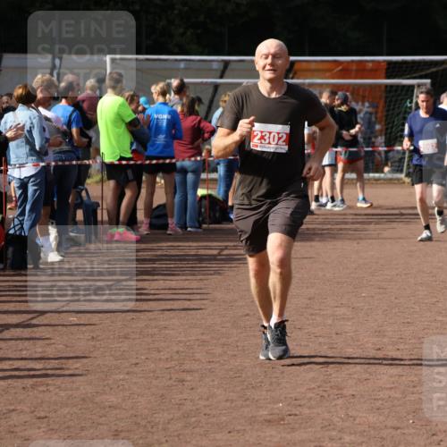 27.09.2026 - 35. Volkslauf durch das schöne Alstertal Strokosch-Dieckow http://msf.ph/oto/10574342 27.09.2026 12:28:11 Ziel 2018, 2062, 2063, 2258, 2302 meine-sportfotos.de