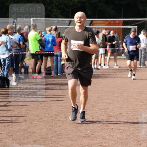 27.09.2026 - 35. Volkslauf durch das schöne Alstertal Strokosch-Dieckow http://msf.ph/oto/10574366 27.09.2026 12:28:11 Ziel 2018, 2062, 2063, 2258, 2302 meine-sportfotos.de