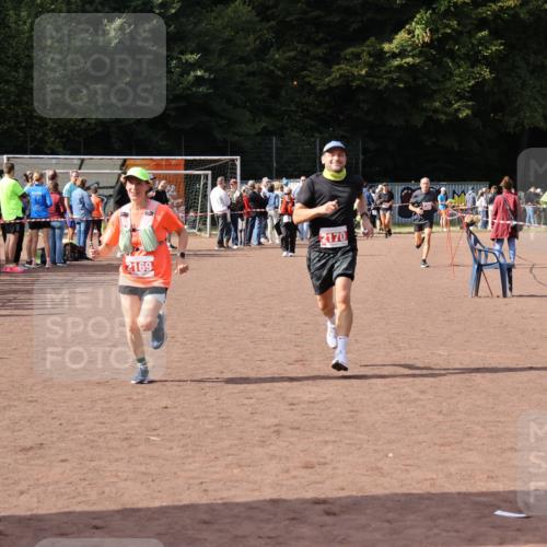 27.09.2026 - 35. Volkslauf durch das schöne Alstertal Strokosch-Dieckow http://msf.ph/oto/10574543 27.09.2026 12:28:45 Ziel 2169, 2170, 2360 meine-sportfotos.de