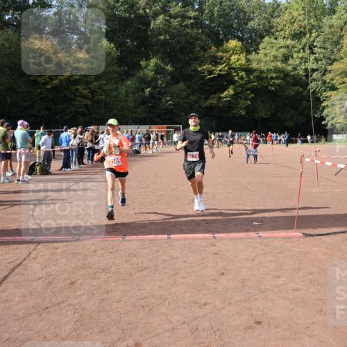 27.09.2026 - 35. Volkslauf durch das schöne Alstertal Strokosch-Dieckow http://msf.ph/oto/10574575 27.09.2026 12:28:46 Ziel 2169, 2170, 2360 meine-sportfotos.de