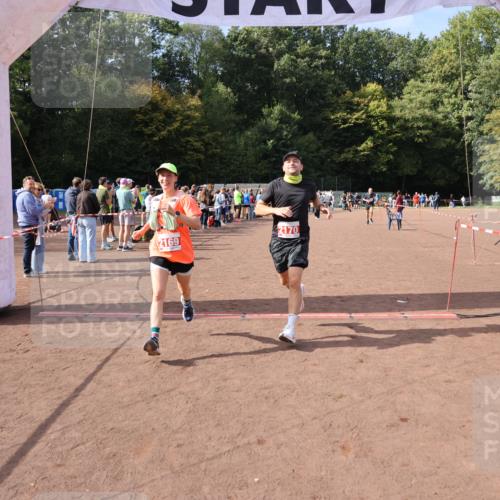 27.09.2026 - 35. Volkslauf durch das schöne Alstertal Strokosch-Dieckow http://msf.ph/oto/10574606 27.09.2026 12:28:47 Ziel 2169, 2170, 2360 meine-sportfotos.de