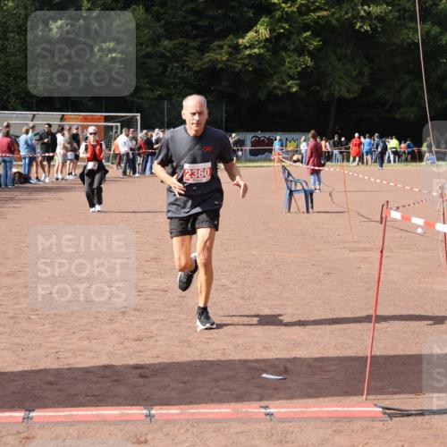 27.09.2026 - 35. Volkslauf durch das schöne Alstertal Strokosch-Dieckow http://msf.ph/oto/10574625 27.09.2026 12:28:52 Ziel 1075, 2360 meine-sportfotos.de