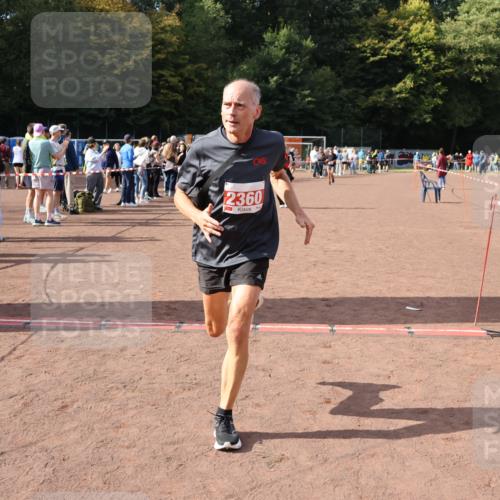 27.09.2026 - 35. Volkslauf durch das schöne Alstertal Strokosch-Dieckow http://msf.ph/oto/10574692 27.09.2026 12:28:53 Ziel 1075, 2360 meine-sportfotos.de