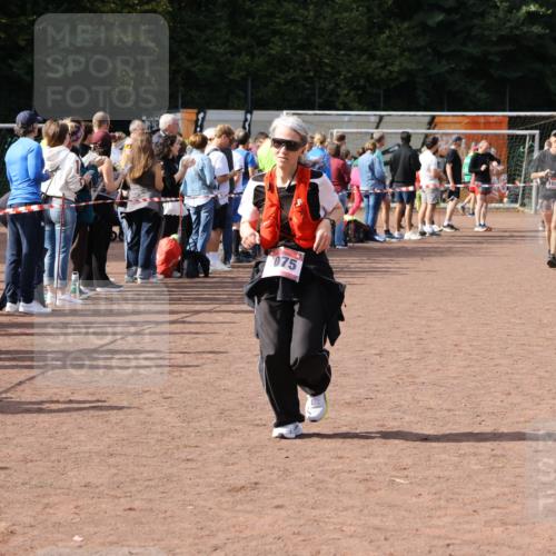 27.09.2026 - 35. Volkslauf durch das schöne Alstertal Strokosch-Dieckow http://msf.ph/oto/10574723 27.09.2026 12:28:56 Ziel 1075, 2360 meine-sportfotos.de