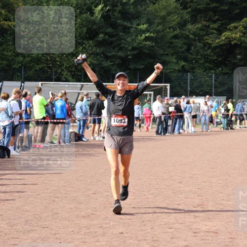 27.09.2026 - 35. Volkslauf durch das schöne Alstertal Strokosch-Dieckow http://msf.ph/oto/10574790 27.09.2026 12:29:03 Ziel 1093 meine-sportfotos.de
