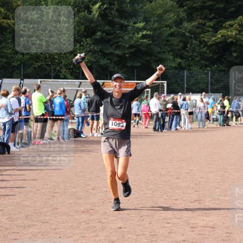 27.09.2026 - 35. Volkslauf durch das schöne Alstertal Strokosch-Dieckow http://msf.ph/oto/10574799 27.09.2026 12:29:03 Ziel 1093 meine-sportfotos.de