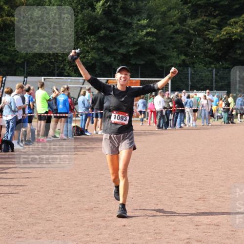 27.09.2026 - 35. Volkslauf durch das schöne Alstertal Strokosch-Dieckow http://msf.ph/oto/10574818 27.09.2026 12:29:03 Ziel 1093 meine-sportfotos.de