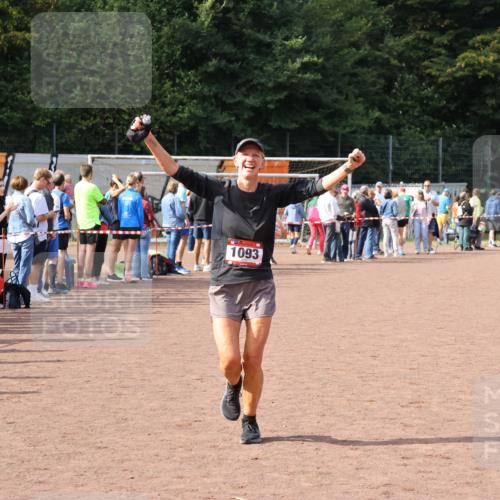 27.09.2026 - 35. Volkslauf durch das schöne Alstertal Strokosch-Dieckow http://msf.ph/oto/10574828 27.09.2026 12:29:03 Ziel 1093 meine-sportfotos.de