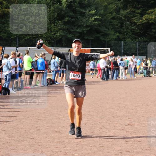 27.09.2026 - 35. Volkslauf durch das schöne Alstertal Strokosch-Dieckow http://msf.ph/oto/10574833 27.09.2026 12:29:03 Ziel 1093 meine-sportfotos.de