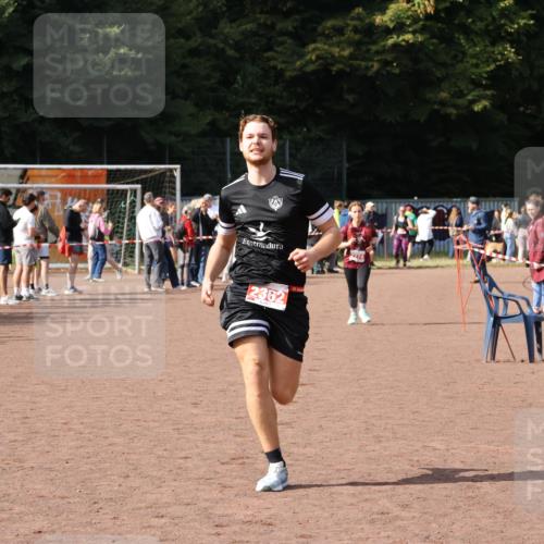 27.09.2026 - 35. Volkslauf durch das schöne Alstertal Strokosch-Dieckow http://msf.ph/oto/10574856 27.09.2026 12:29:15 Ziel 2274, 2362 meine-sportfotos.de