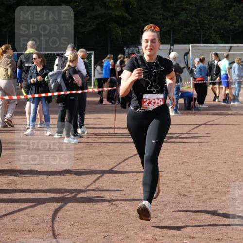 27.09.2026 - 35. Volkslauf durch das schöne Alstertal Strokosch-Dieckow http://msf.ph/oto/10575043 27.09.2026 12:34:16 Ziel 2329 meine-sportfotos.de
