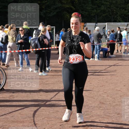 27.09.2026 - 35. Volkslauf durch das schöne Alstertal Strokosch-Dieckow http://msf.ph/oto/10575062 27.09.2026 12:34:16 Ziel 2329 meine-sportfotos.de