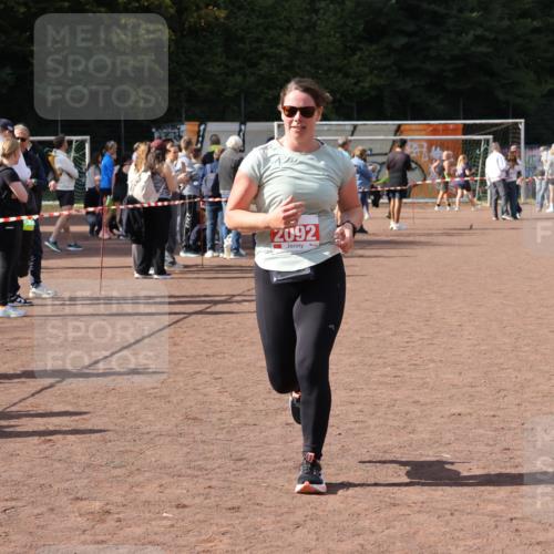 27.09.2026 - 35. Volkslauf durch das schöne Alstertal Strokosch-Dieckow http://msf.ph/oto/10575072 27.09.2026 12:34:30 Ziel 2092 meine-sportfotos.de