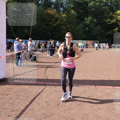 27.09.2026 - 35. Volkslauf durch das schöne Alstertal Strokosch-Dieckow http://msf.ph/oto/10575223 27.09.2026 12:34:51 Ziel 2029, 2030, 2252, 2263 meine-sportfotos.de