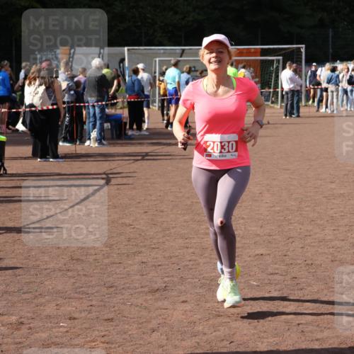 27.09.2026 - 35. Volkslauf durch das schöne Alstertal Strokosch-Dieckow http://msf.ph/oto/10575287 27.09.2026 12:34:59 Ziel 2030 meine-sportfotos.de