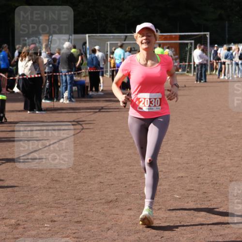 27.09.2026 - 35. Volkslauf durch das schöne Alstertal Strokosch-Dieckow http://msf.ph/oto/10575291 27.09.2026 12:34:59 Ziel 2030 meine-sportfotos.de