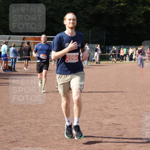 27.09.2026 - 35. Volkslauf durch das schöne Alstertal Strokosch-Dieckow http://msf.ph/oto/10575350 27.09.2026 12:35:14 Ziel 1654, 2094, 2464 meine-sportfotos.de