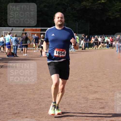 27.09.2026 - 35. Volkslauf durch das schöne Alstertal Strokosch-Dieckow http://msf.ph/oto/10575376 27.09.2026 12:35:17 Ziel 1654, 2094 meine-sportfotos.de