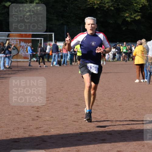 27.09.2026 - 35. Volkslauf durch das schöne Alstertal Strokosch-Dieckow http://msf.ph/oto/10575433 27.09.2026 11:20:09 Ziel 3398, 3423 meine-sportfotos.de
