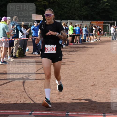 27.09.2026 - 35. Volkslauf durch das schöne Alstertal Strokosch-Dieckow http://msf.ph/oto/10575514 27.09.2026 12:29:45 Ziel 2000, 2053 meine-sportfotos.de