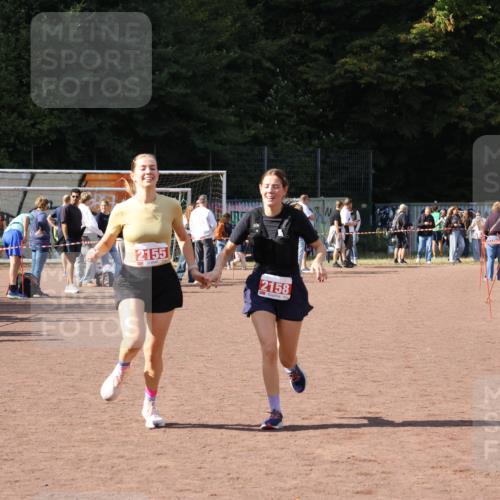 27.09.2026 - 35. Volkslauf durch das schöne Alstertal Strokosch-Dieckow http://msf.ph/oto/10575584 27.09.2026 12:36:23 Ziel 2155, 2158 meine-sportfotos.de