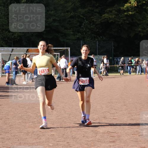 27.09.2026 - 35. Volkslauf durch das schöne Alstertal Strokosch-Dieckow http://msf.ph/oto/10575599 27.09.2026 12:36:23 Ziel 2155, 2158 meine-sportfotos.de