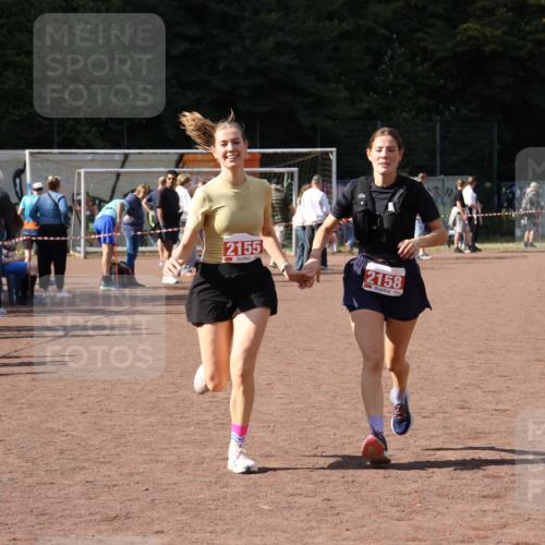 27.09.2026 - 35. Volkslauf durch das schöne Alstertal Strokosch-Dieckow http://msf.ph/oto/10575627 27.09.2026 12:36:24 Ziel 2155, 2158 meine-sportfotos.de