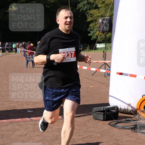 27.09.2026 - 35. Volkslauf durch das schöne Alstertal Strokosch-Dieckow http://msf.ph/oto/10575708 27.09.2026 12:36:51 Ziel 2237, 2968 meine-sportfotos.de