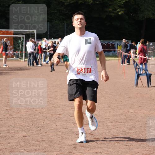 27.09.2026 - 35. Volkslauf durch das schöne Alstertal Strokosch-Dieckow http://msf.ph/oto/10575719 27.09.2026 12:29:55 Ziel 2301 meine-sportfotos.de