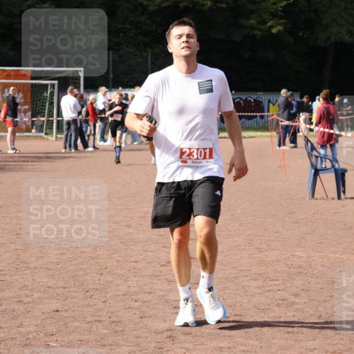 27.09.2026 - 35. Volkslauf durch das schöne Alstertal Strokosch-Dieckow http://msf.ph/oto/10575727 27.09.2026 12:29:55 Ziel 2301 meine-sportfotos.de