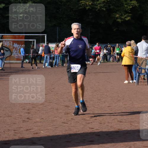 27.09.2026 - 35. Volkslauf durch das schöne Alstertal Strokosch-Dieckow http://msf.ph/oto/10575729 27.09.2026 11:20:08 Ziel 3398, 3423 meine-sportfotos.de