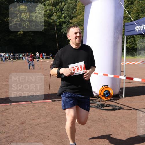 27.09.2026 - 35. Volkslauf durch das schöne Alstertal Strokosch-Dieckow http://msf.ph/oto/10575742 27.09.2026 12:36:52 Ziel 2237, 2968 meine-sportfotos.de