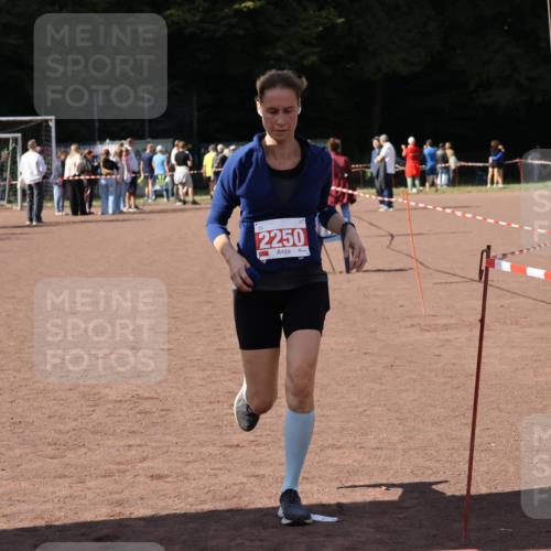 27.09.2026 - 35. Volkslauf durch das schöne Alstertal Strokosch-Dieckow http://msf.ph/oto/10575764 27.09.2026 12:37:02 Ziel 2250 meine-sportfotos.de