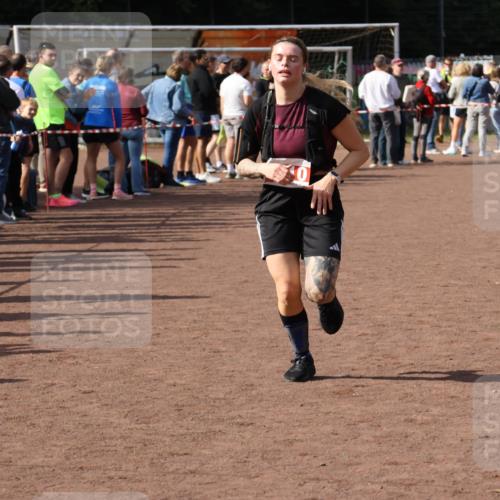 27.09.2026 - 35. Volkslauf durch das schöne Alstertal Strokosch-Dieckow http://msf.ph/oto/10575818 27.09.2026 12:30:03 Ziel 2210, 2211 meine-sportfotos.de