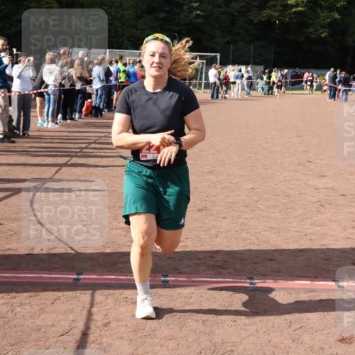 27.09.2026 - 35. Volkslauf durch das schöne Alstertal Strokosch-Dieckow http://msf.ph/oto/10575827 27.09.2026 12:30:06 Ziel 2210, 2211 meine-sportfotos.de