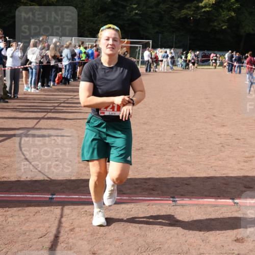 27.09.2026 - 35. Volkslauf durch das schöne Alstertal Strokosch-Dieckow http://msf.ph/oto/10575835 27.09.2026 12:30:07 Ziel 2210, 2211 meine-sportfotos.de