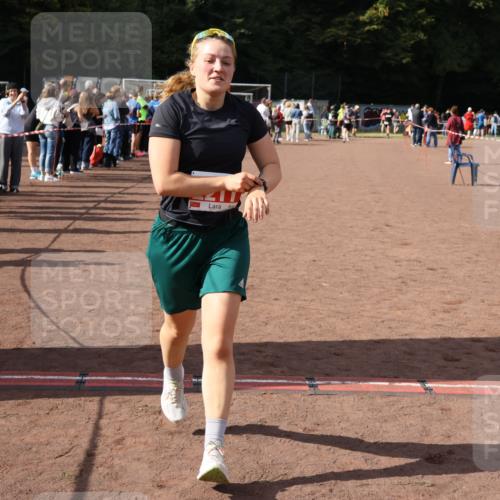 27.09.2026 - 35. Volkslauf durch das schöne Alstertal Strokosch-Dieckow http://msf.ph/oto/10575850 27.09.2026 12:30:07 Ziel 2210, 2211 meine-sportfotos.de