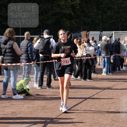 27.09.2026 - 35. Volkslauf durch das schöne Alstertal Strokosch-Dieckow http://msf.ph/oto/10575857 27.09.2026 12:37:31 Ziel 2270 meine-sportfotos.de