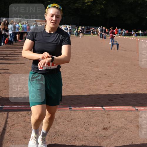 27.09.2026 - 35. Volkslauf durch das schöne Alstertal Strokosch-Dieckow http://msf.ph/oto/10575884 27.09.2026 12:30:07 Ziel 2210, 2211 meine-sportfotos.de