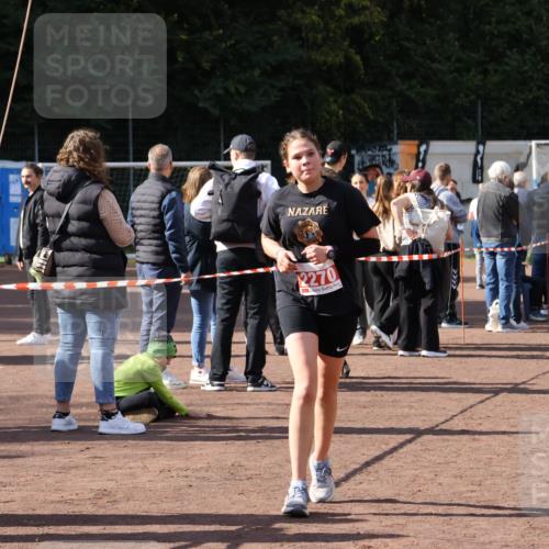 27.09.2026 - 35. Volkslauf durch das schöne Alstertal Strokosch-Dieckow http://msf.ph/oto/10575905 27.09.2026 12:37:32 Ziel 2270 meine-sportfotos.de